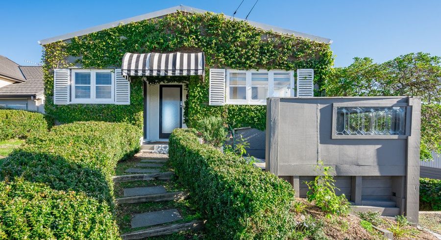  at 118 Seaview Road, Paraparaumu Beach, Kapiti Coast, Wellington