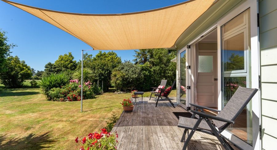  at 1406 Queen Charlotte Drive, Linkwater, Picton