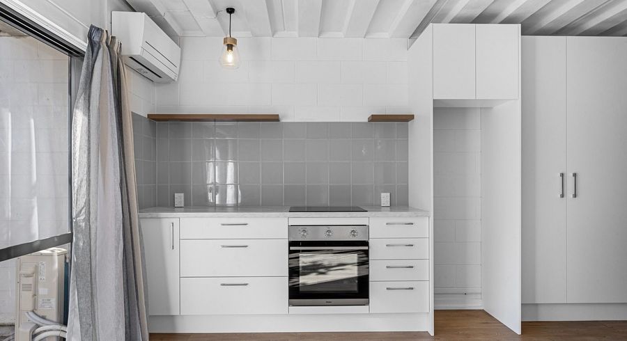  at 2/25 Winchester Street, Merivale, Christchurch City, Canterbury