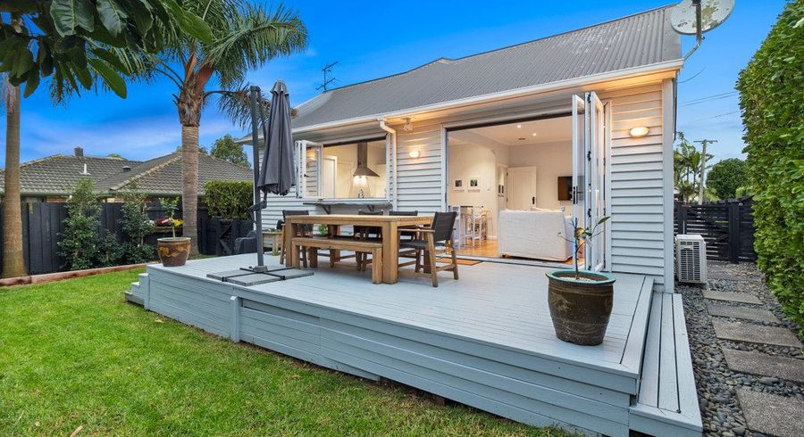  at 15 Alberta Street, Point Chevalier, Auckland City, Auckland