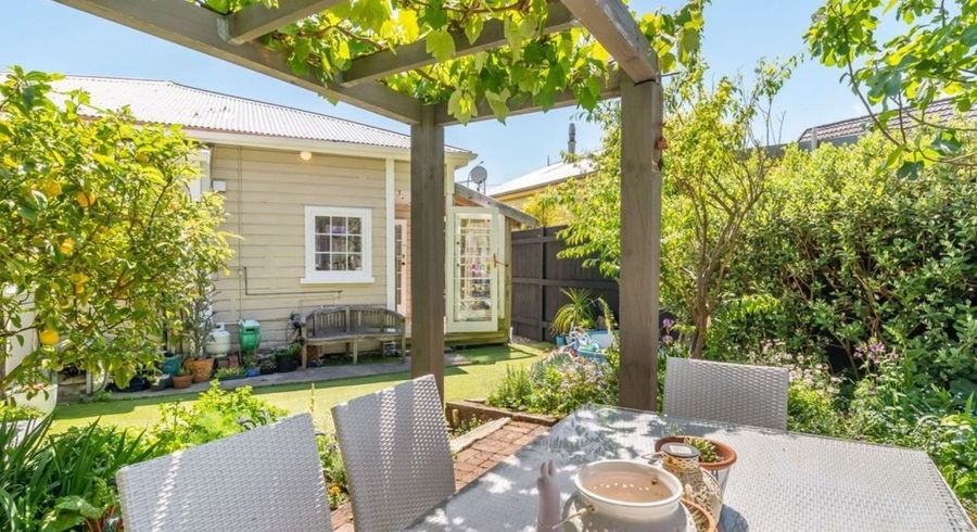  at 127 Muritai Road, Eastbourne, Lower Hutt, Wellington