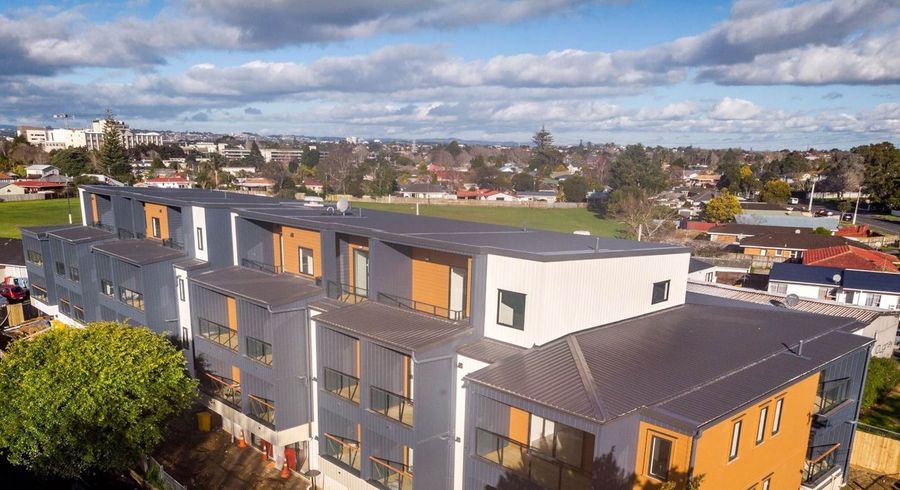  at 214/8 Gray Avenue, Mangere East, Auckland