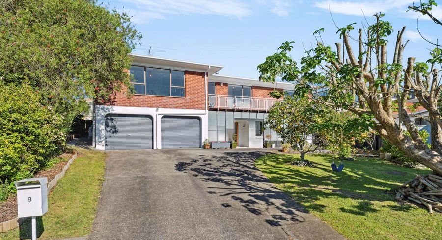  at 8 Ian Place, Glendene, Waitakere City, Auckland