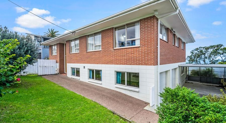  at 26 Masterton Road, Rothesay Bay, North Shore City, Auckland