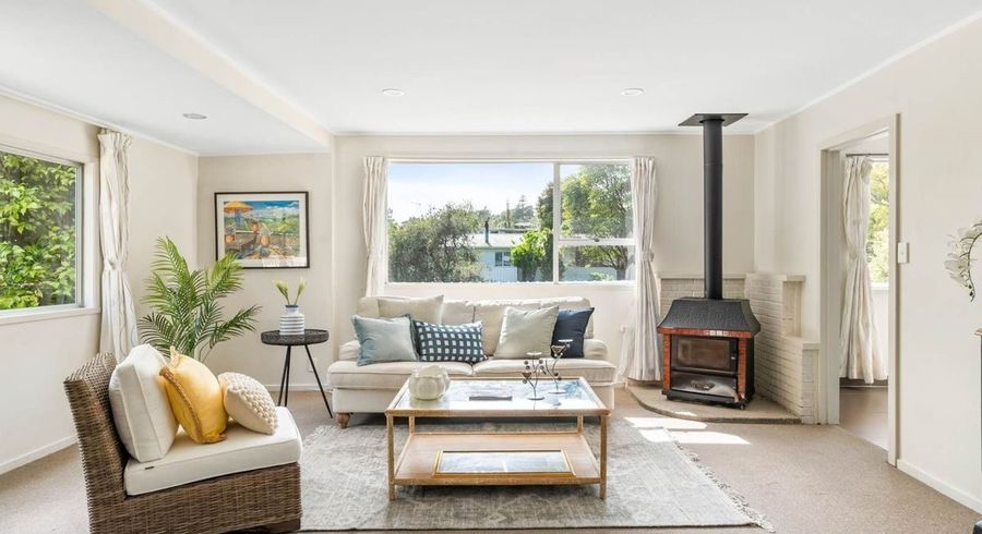  at 39 Onedin Place, Titirangi, Waitakere City, Auckland