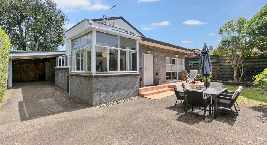  at 2/14 Taharoto Road, Takapuna, Auckland
