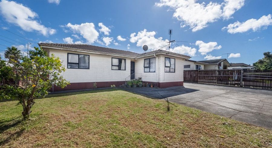  at 27 Dissmeyer Drive, Clover Park, Auckland