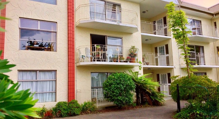  at 8/10 Hunter Street, Hamilton City Central, Hamilton, Waikato