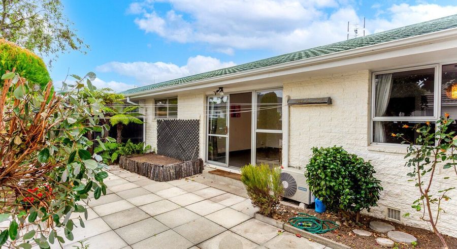  at 2/30 Garvins Road, Hornby, Christchurch City, Canterbury