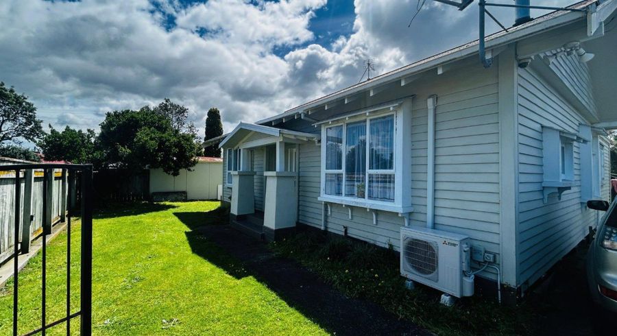  at 2 Moore Avenue, Tawhero, Whanganui, Manawatu / Whanganui