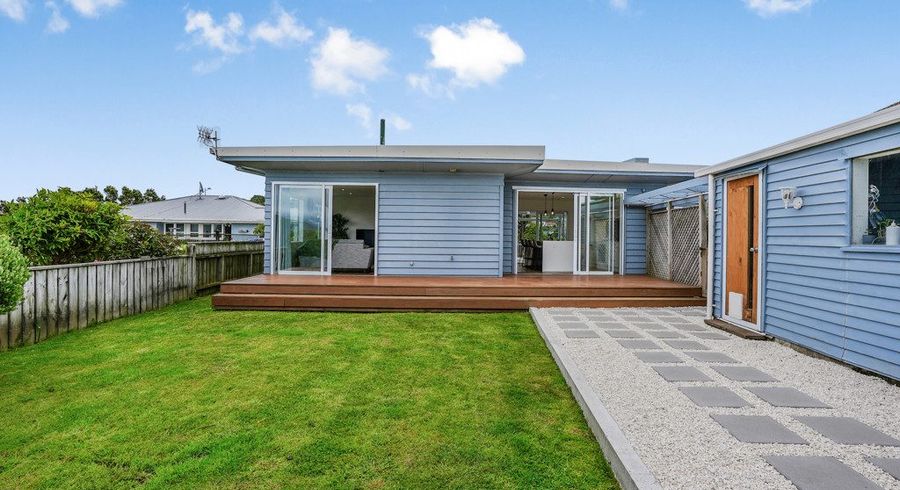  at 39 Pokohiwi Road, Normandale, Lower Hutt