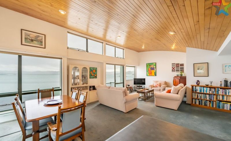  at 1/517 Marine Drive, Sunshine Bay, Lower Hutt