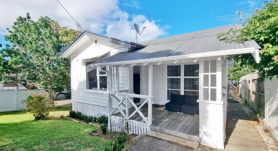  at 2 East Coast Road, Milford, North Shore City, Auckland