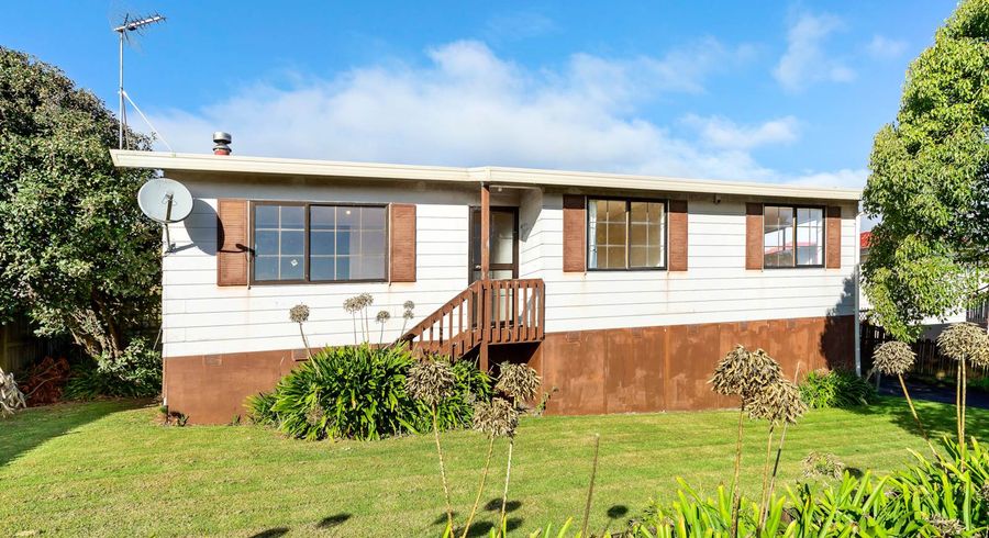  at 1/4 Myna Place, Weymouth, Auckland