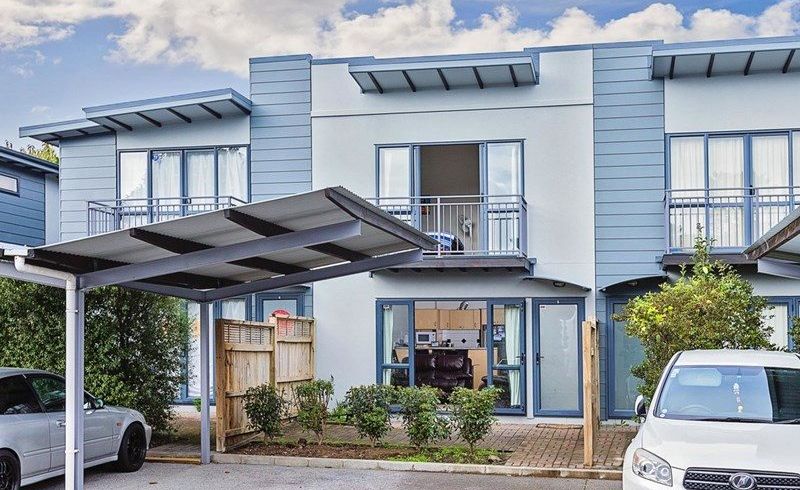  at 5/8 Soljak Place, Mount Albert, Auckland