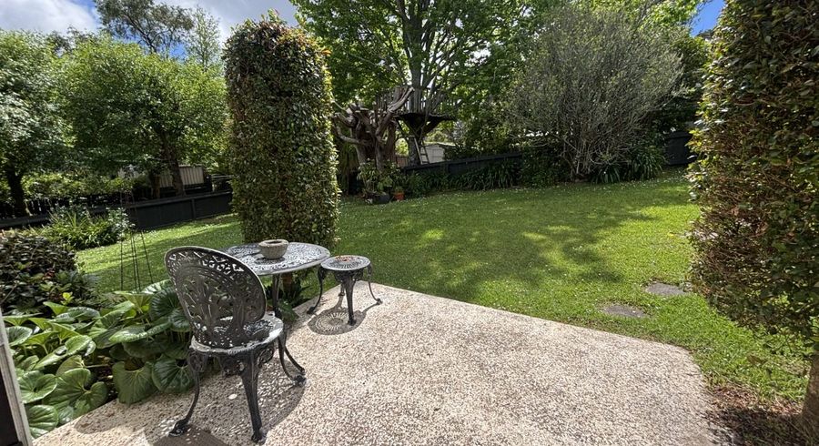  at 2/9 Havelle Ave, Titirangi, Waitakere City, Auckland