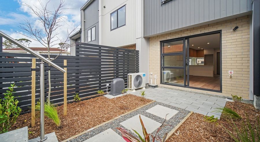  at 20 Hoopers Rd, Glen Eden, Waitakere City, Auckland