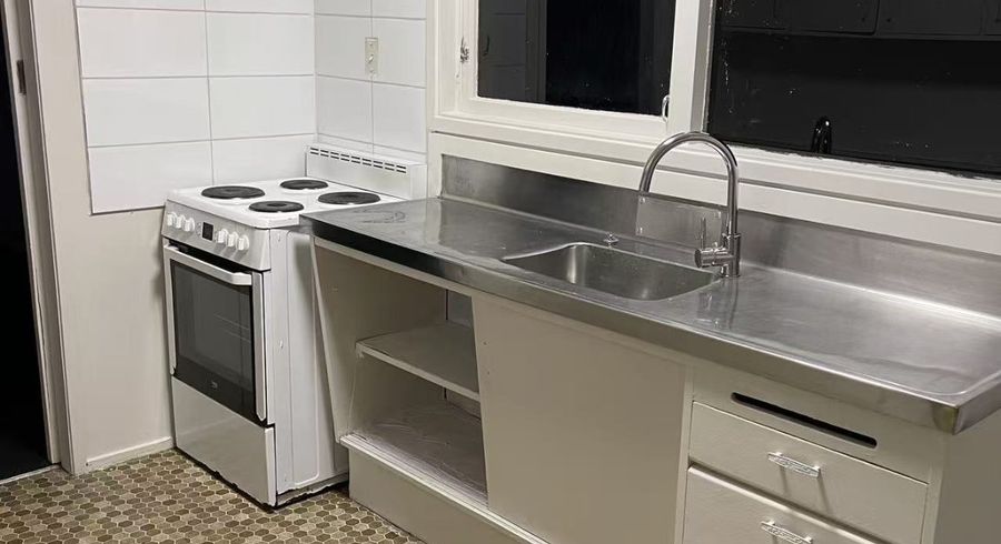  at 13 Woodstock Road, Forrest Hill, North Shore City, Auckland