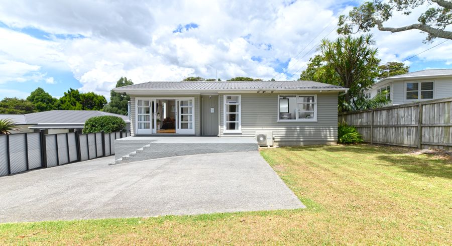  at 32 South Lynn Road, Titirangi, Auckland