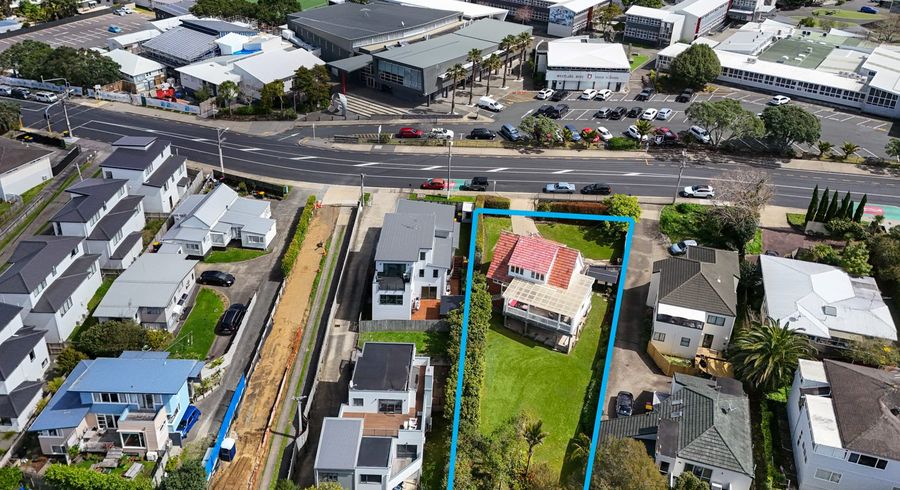  at 47 Forrest Hill Road, Milford, North Shore City, Auckland