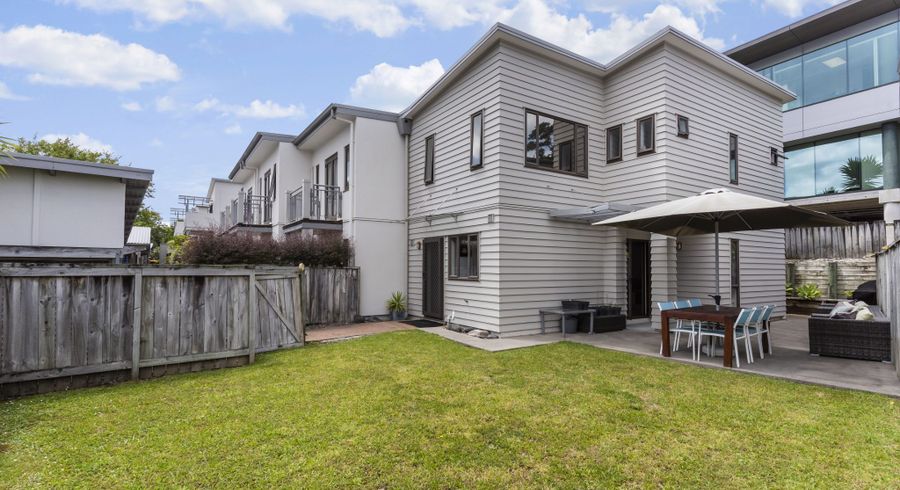  at 32/92 Bush Road, Albany, North Shore City, Auckland