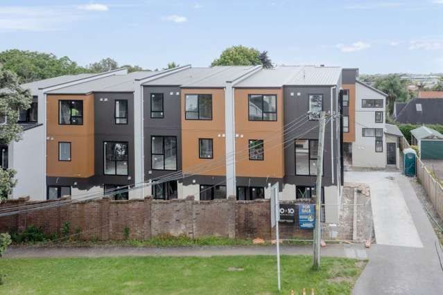  at 2/190A Green Lane West, Greenlane, Auckland