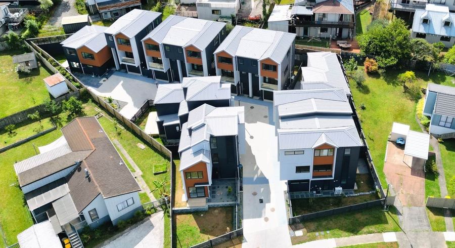 at 1/6 Woodhouse Place, West Harbour, Waitakere City, Auckland