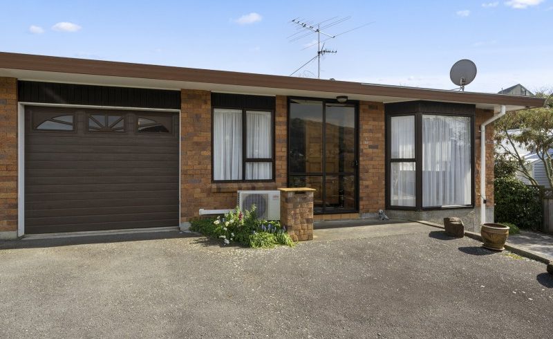  at 2/369 Main Road, Tawa, Wellington