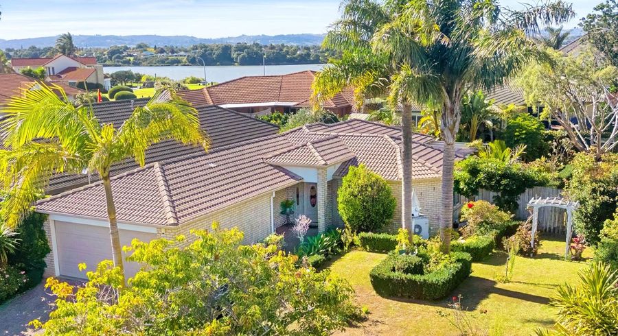  at 6 Castlehill Court, Wattle Downs, Manukau City, Auckland