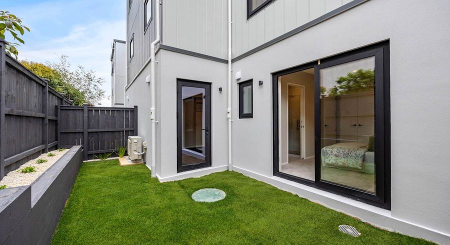  at 6 Beach Road, Te Atatu Peninsula, Waitakere City, Auckland