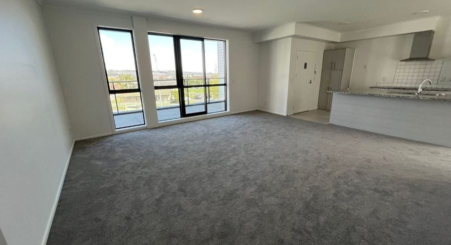  at 4/130 Stancombe Road, Flat Bush, Manukau City, Auckland