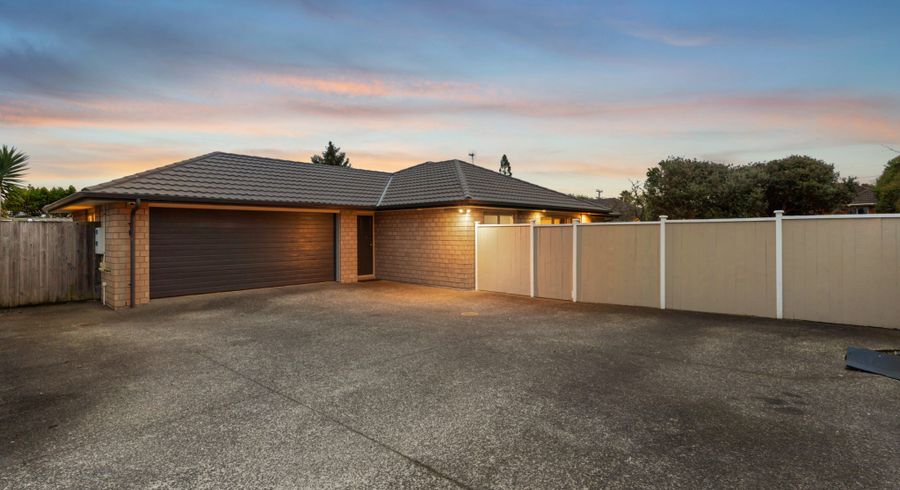  at 12a Kervil Avenue, Te Atatu Peninsula, Waitakere City, Auckland