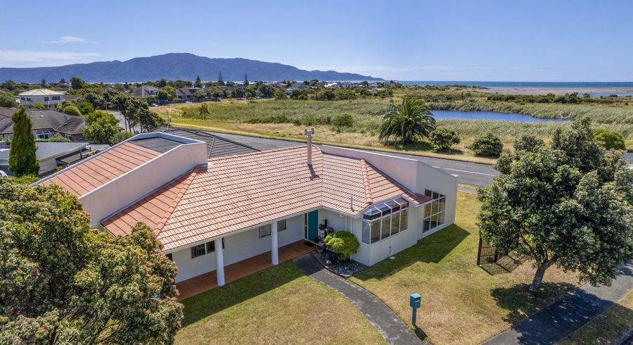  at 304 Manly Street, Paraparaumu Beach, Kapiti Coast, Wellington