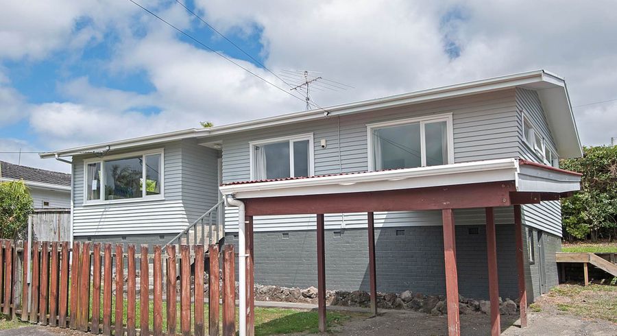  at 2/6 Braebank Lane, Te Atatu South, Auckland