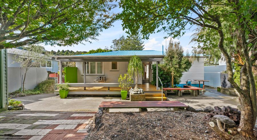  at 25 Lowtherhurst Road, Massey, Waitakere City, Auckland