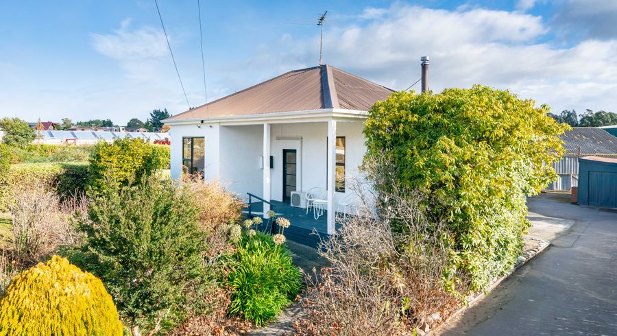  at 27 Brighton Road, Green Island, Dunedin