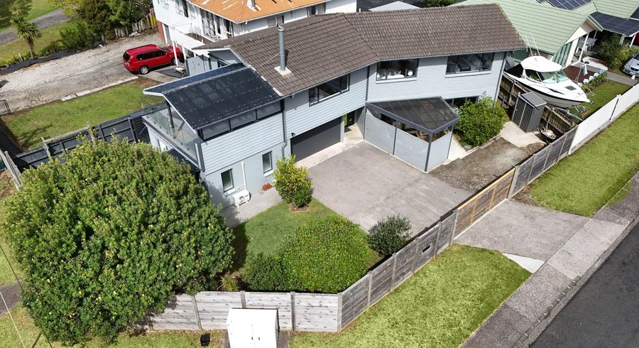  at 2A Redwood Drive, Massey, Waitakere City, Auckland