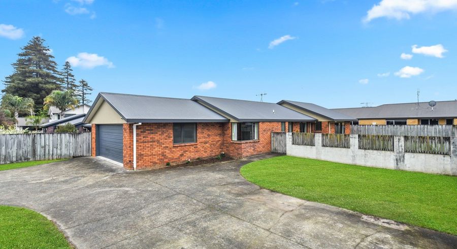  at 175 Old Farm Road, Hamilton East, Hamilton