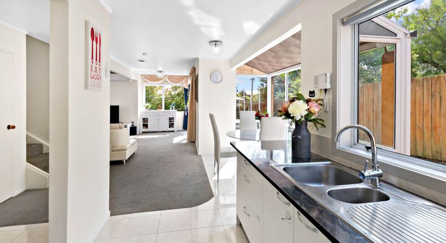  at 4/290 Rangatira Road, Beach Haven, Auckland