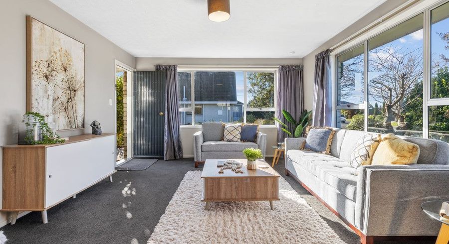  at 1/37 Cavendish Road, Casebrook, Christchurch