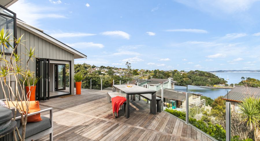  at 10 Seahorse Place, Beach Haven, Auckland