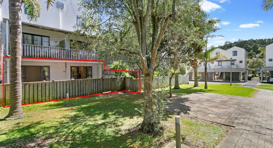  at 27/8 Carolina Place, Albany, North Shore City