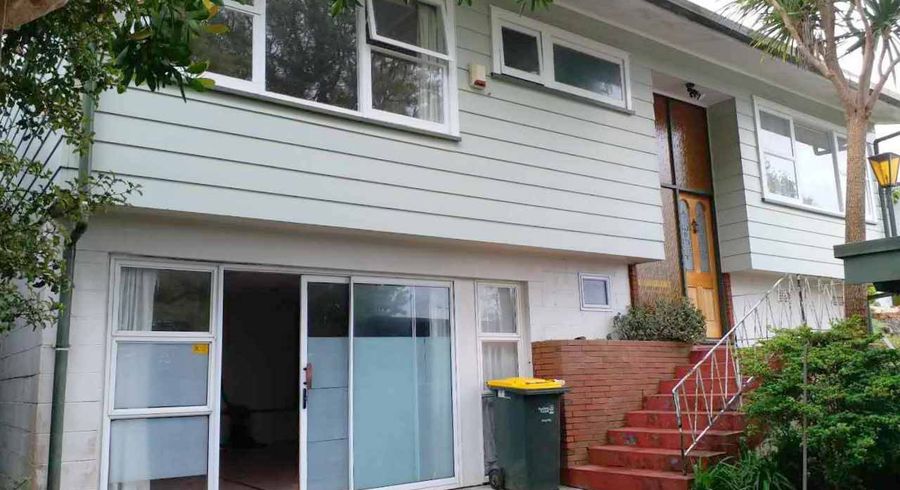  at 13 Easton Park Parade, Glenfield, North Shore City, Auckland