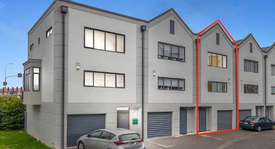 at 10/6 Ambrico Place, New Lynn, Waitakere City, Auckland