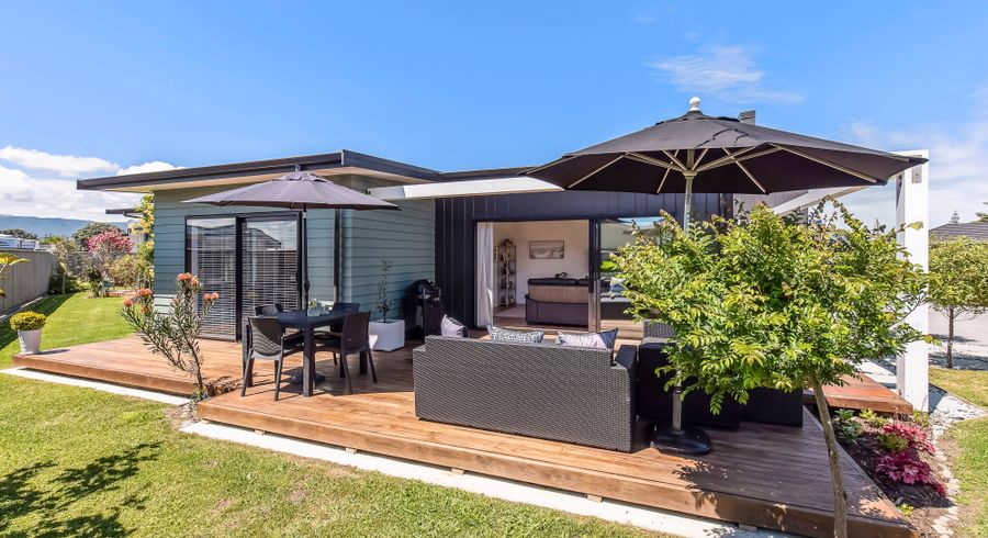  at 16 Seagrass Place, Otaki Beach, Otaki