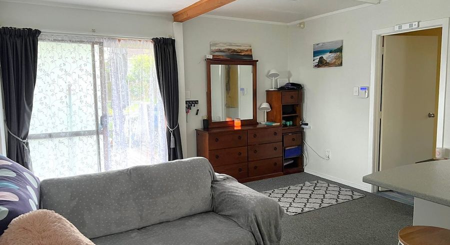  at 129 Wallace Road, Mangere Bridge, Auckland