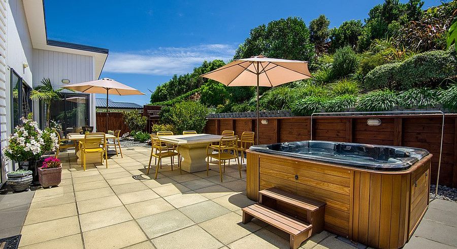  at 24 Paparoa Crescent, Aotea, Porirua