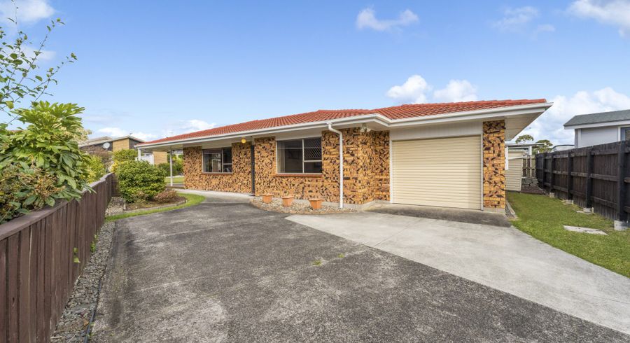  at 2/9 Annette Avenue, Te Atatu South, Waitakere City, Auckland