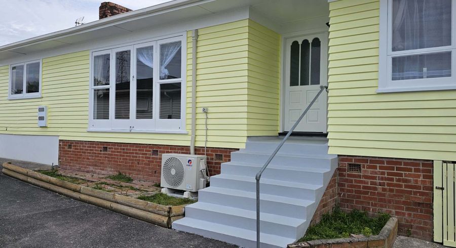  at 3 Marlene Avenue, Te Atatu South, Waitakere City, Auckland