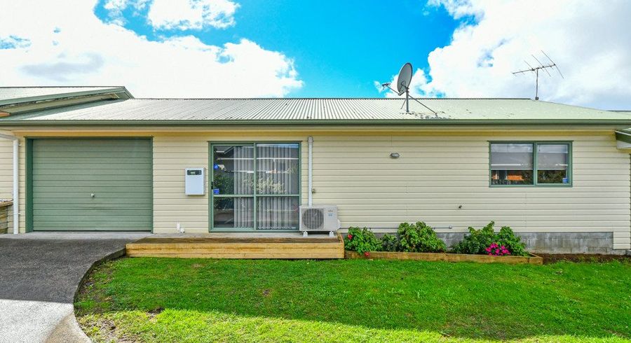  at 2/11 School Rd, Tuakau